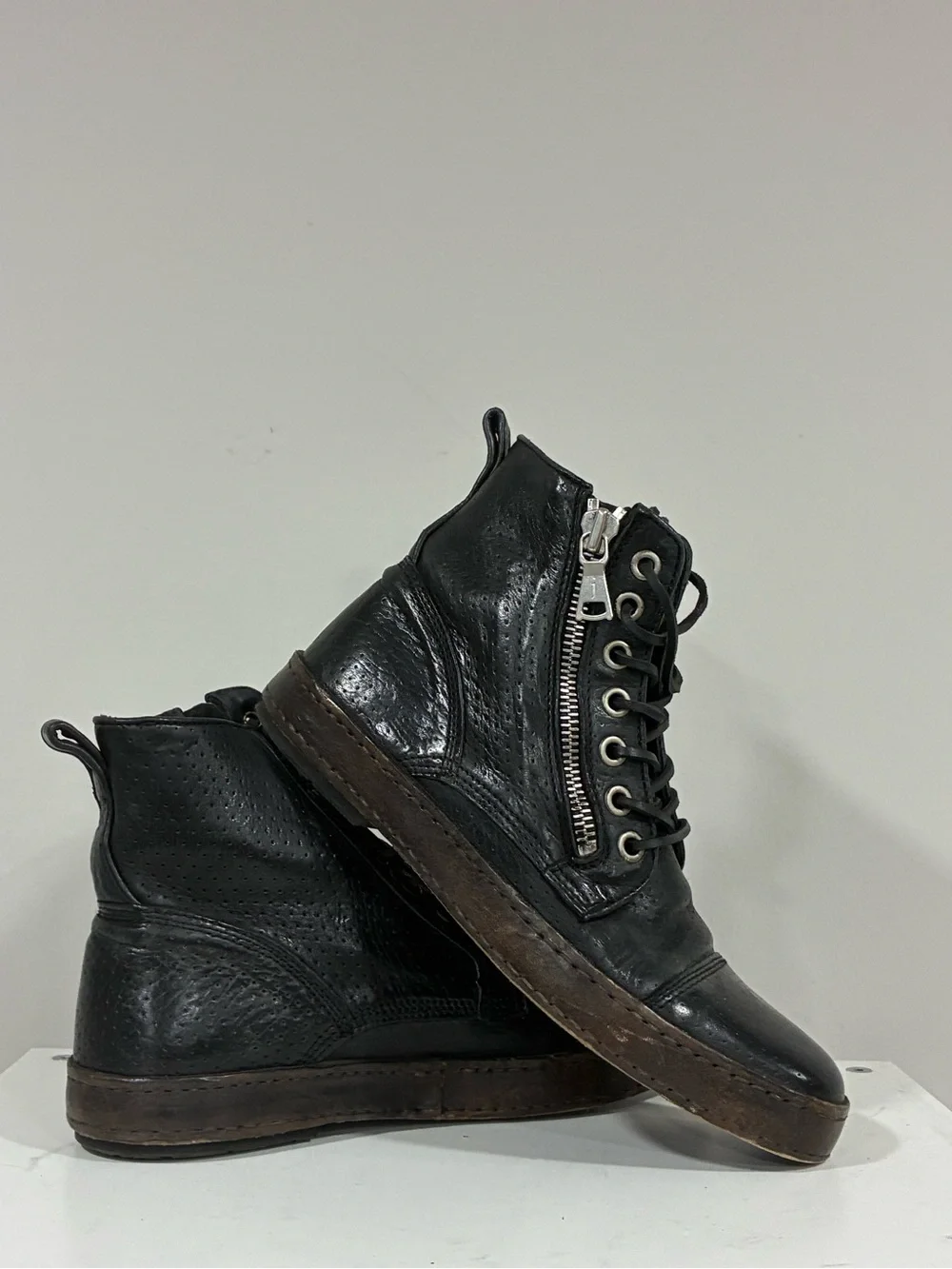 John Varvatos Artisanal Sneaker Size 8.5